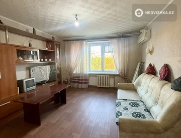 3-комнатная квартира, этаж 5 из 10, 63 м², миниатюра 1