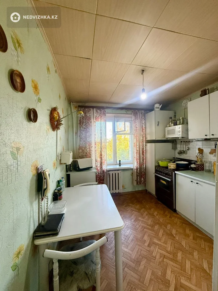 3-комнатная квартира, этаж 5 из 10, 63 м², фотография 4