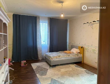 3-комнатная квартира, этаж 12 из 22, 145 м², На длительный срок, миниатюра 1