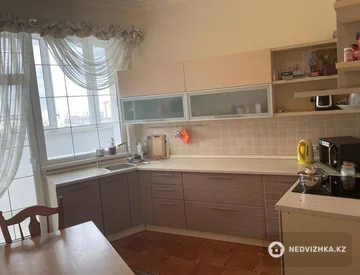 3-комнатная квартира, этаж 12 из 22, 145 м², На длительный срок, миниатюра 8