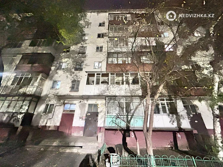 2-комнатная квартира, этаж 4 из 6, 50 м², фотография 3