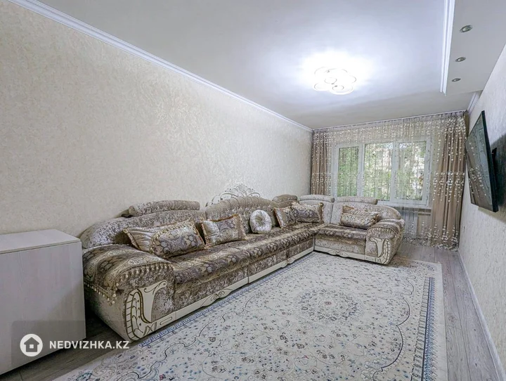 4-комнатная квартира, этаж 1 из 5, 74 м²