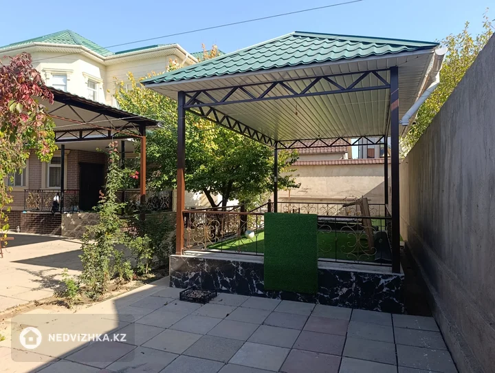 8-комнатный дом, 8 соток, 240 м², фотография 3