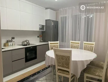 3-комнатная квартира, этаж 5 из 14, 84 м², миниатюра 2