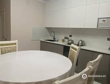 3-комнатная квартира, этаж 5 из 14, 84 м², миниатюра 3