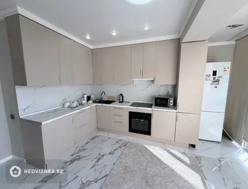 2-комнатная квартира, этаж 10 из 10, 69 м², миниатюра 2