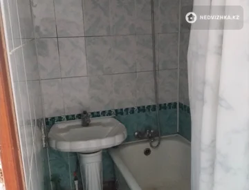 3-комнатная квартира, этаж 5 из 5, 63 м², миниатюра 3