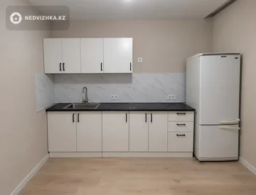 1-комнатная квартира, этаж 4 из 12, 42 м², На длительный срок, миниатюра 4