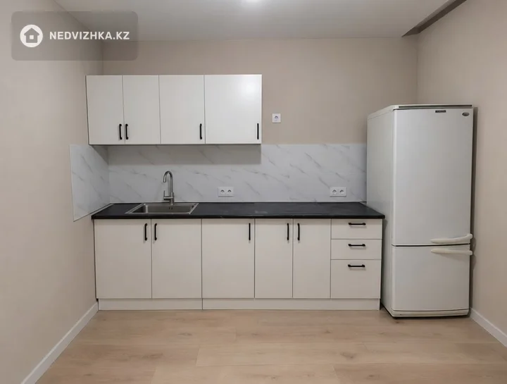 1-комнатная квартира, этаж 4 из 12, 42 м², На длительный срок, фотография 4