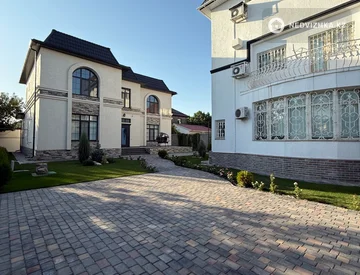 6-комнатный дом, 7 соток, 300 м², миниатюра 2