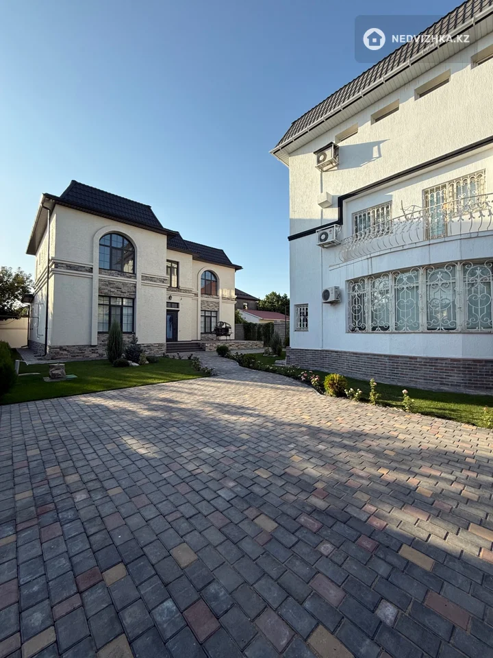 6-комнатный дом, 7 соток, 300 м², фотография 2
