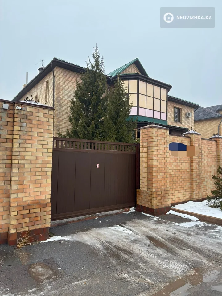7-комнатный дом, 10 соток, 550 м², фотография 2