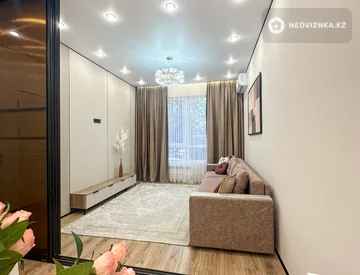 2-комнатная квартира, этаж 3 из 6, 57 м², миниатюра 2