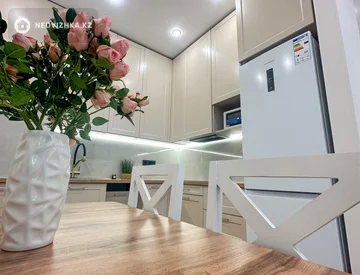 2-комнатная квартира, этаж 3 из 6, 57 м², миниатюра 12