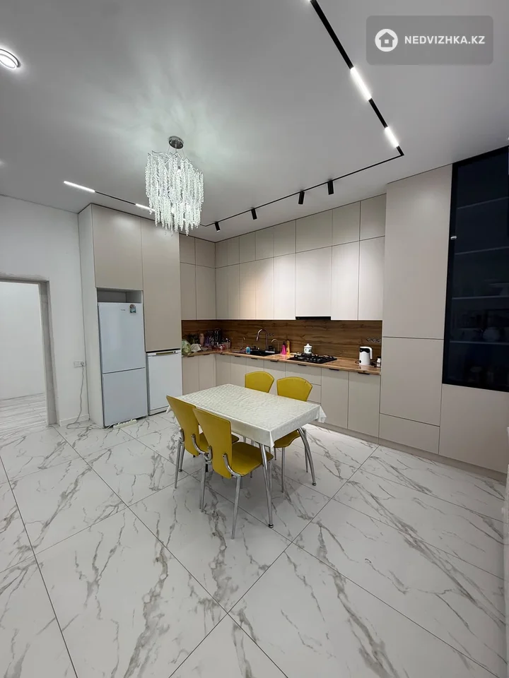 5-комнатный дом, 175 соток, 175 м², фотография 4
