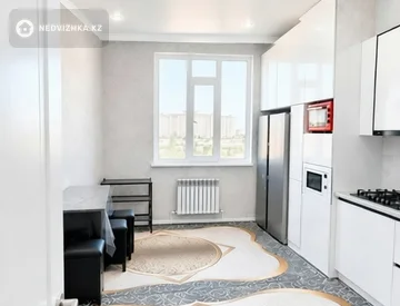 3-комнатная квартира, этаж 7 из 10, 100 м², миниатюра 1