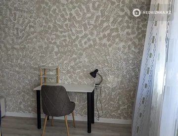2-комнатная квартира, этаж 3 из 6, 49 м², миниатюра 2