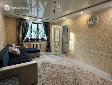 3-комнатная квартира, этаж 1 из 4, 60 м², На длительный срок, миниатюра 1
