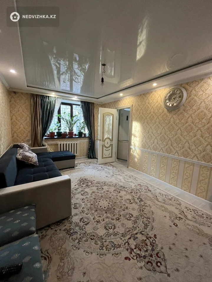 3-комнатная квартира, этаж 1 из 4, 60 м², На длительный срок