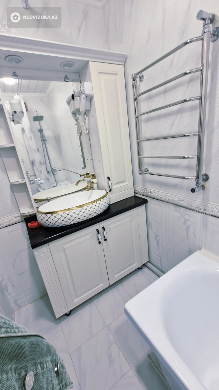 3-комнатная квартира, этаж 1 из 4, 60 м², На длительный срок, фотография 4
