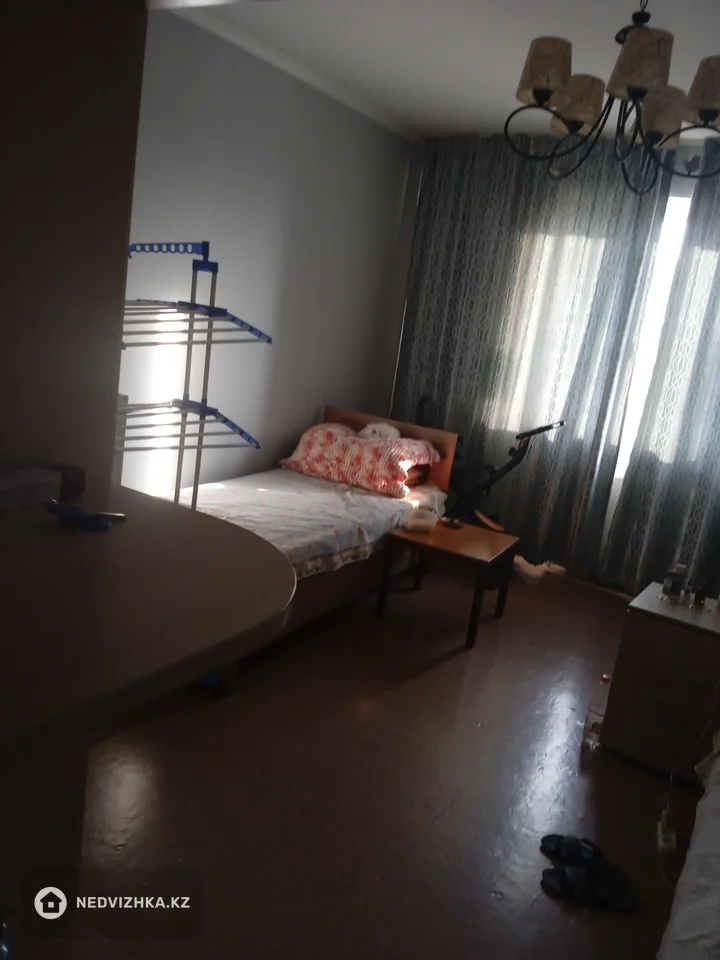 3-комнатная квартира, этаж 4 из 5, 88 м², фотография 5