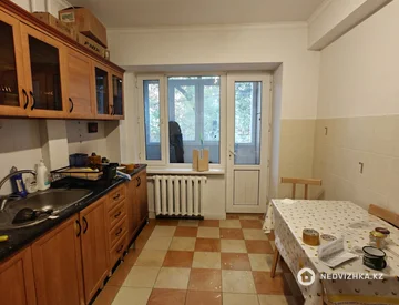 2-комнатная квартира, этаж 2 из 5, 49 м², миниатюра 2