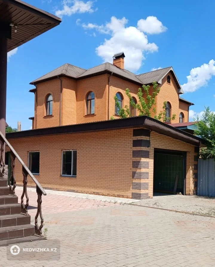 6-комнатный дом, 10 соток, 492 м², фотография 3
