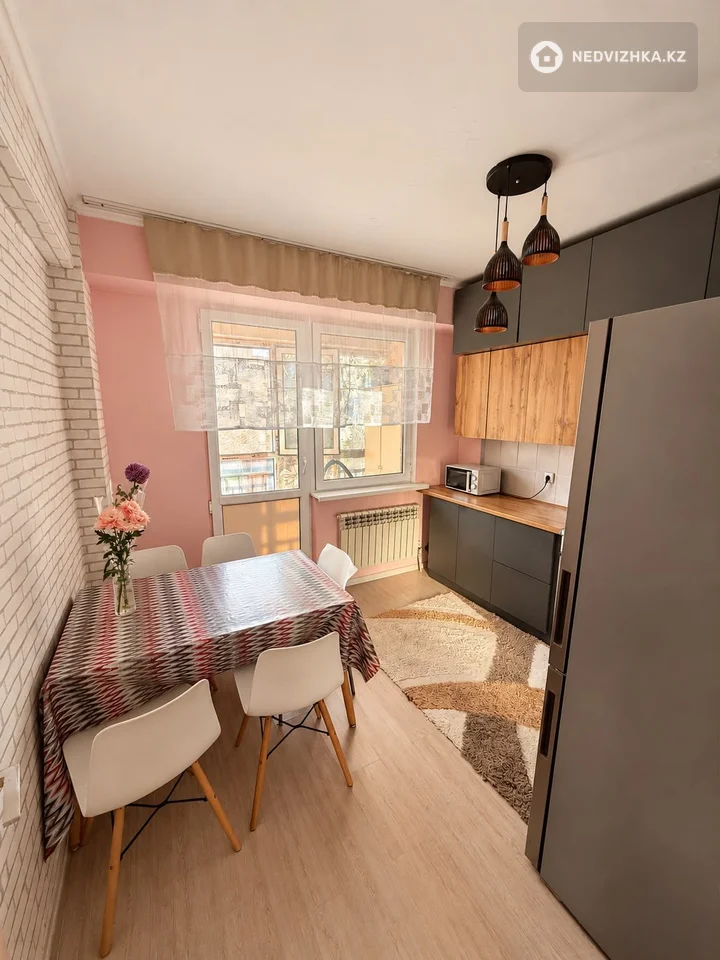 1-комнатная квартира, этаж 9 из 9, 40 м²