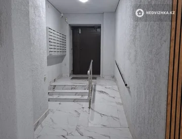 4-комнатная квартира, этаж 11 из 13, 80 м², миниатюра 1