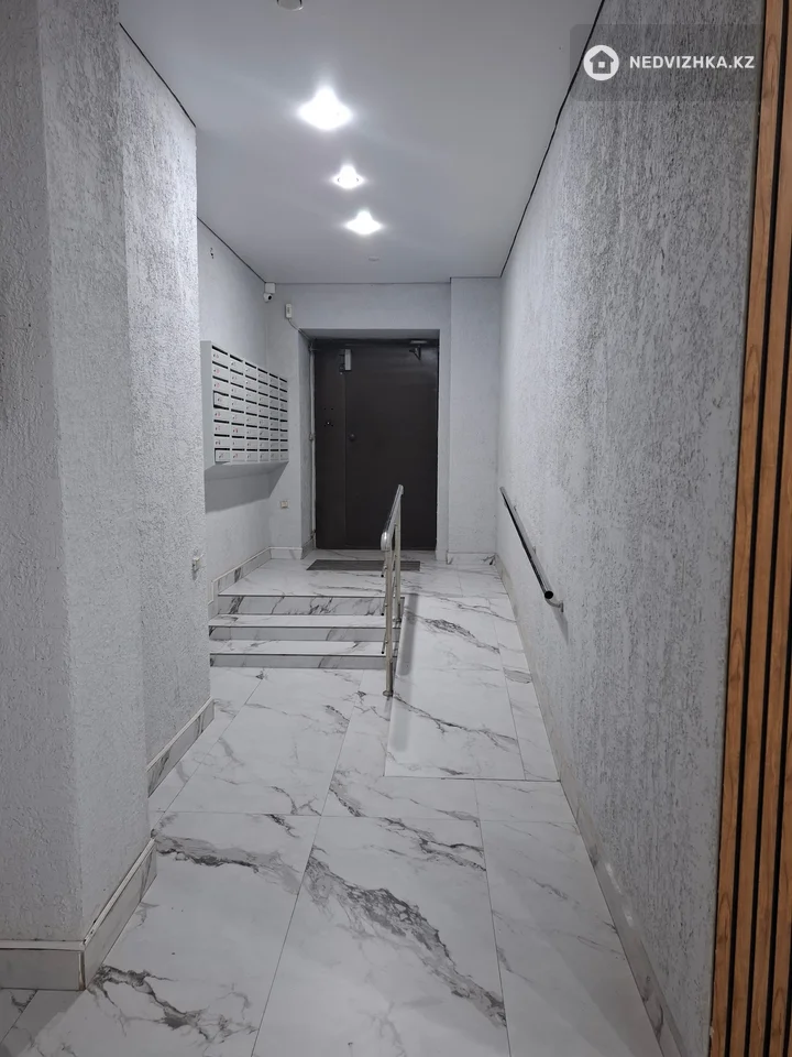 4-комнатная квартира, этаж 11 из 13, 80 м²