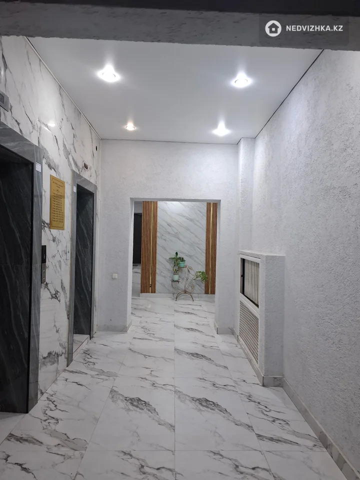 4-комнатная квартира, этаж 11 из 13, 80 м², фотография 3