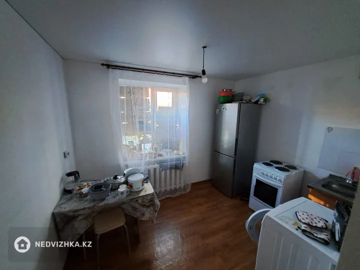 2-комнатная квартира, этаж 1 из 5, 57 м², фотография 3