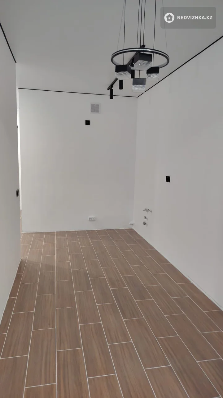 1-комнатная квартира, этаж 4 из 9, 38 м²