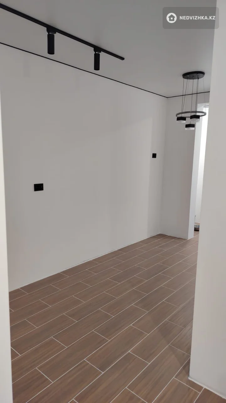 1-комнатная квартира, этаж 4 из 9, 38 м², фотография 2