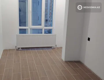 1-комнатная квартира, этаж 4 из 9, 38 м², миниатюра 4