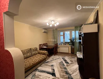 3-комнатная квартира, этаж 3 из 6, 61 м², миниатюра 1