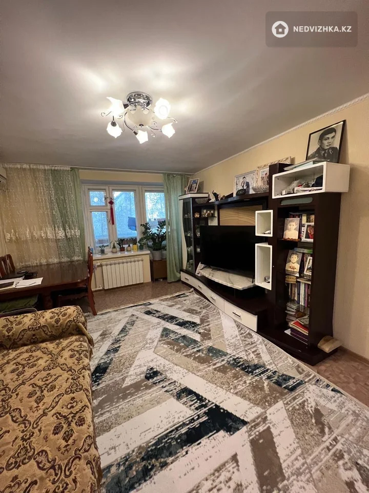 3-комнатная квартира, этаж 3 из 6, 61 м², фотография 2