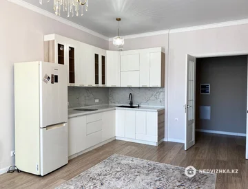 2-комнатная квартира, этаж 10 из 12, 47 м², миниатюра 4