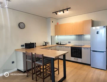 2-комнатная квартира, этаж 3 из 10, 55 м², миниатюра 2