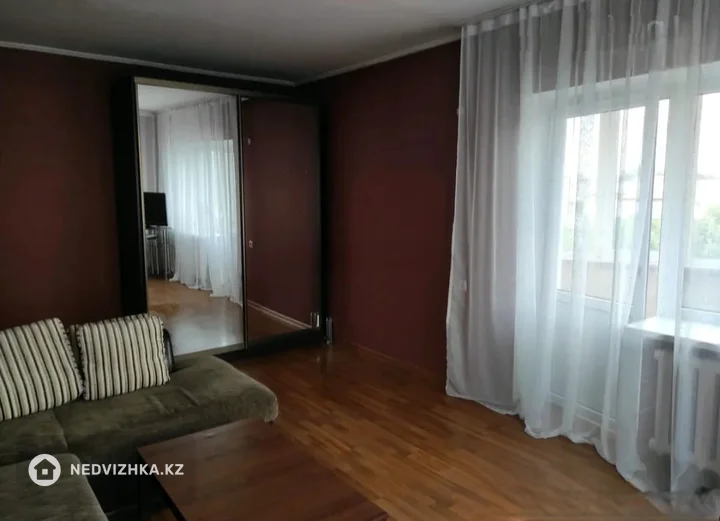 1-комнатная квартира, этаж 5 из 5, 42 м², На длительный срок, фотография 2