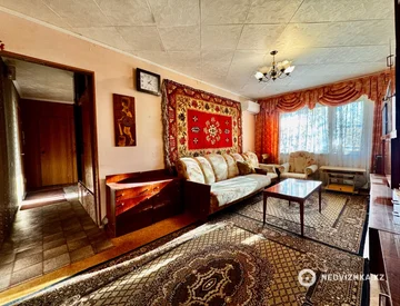 3-комнатная квартира, этаж 3 из 5, 64 м², миниатюра 1