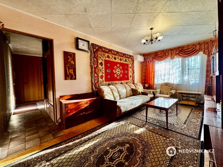 3-комнатная квартира, этаж 3 из 5, 64 м²