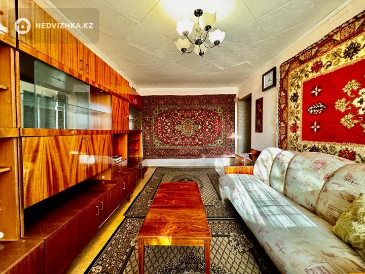 3-комнатная квартира, этаж 3 из 5, 64 м², фотография 3