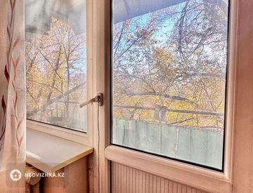 3-комнатная квартира, этаж 3 из 5, 64 м², миниатюра 4