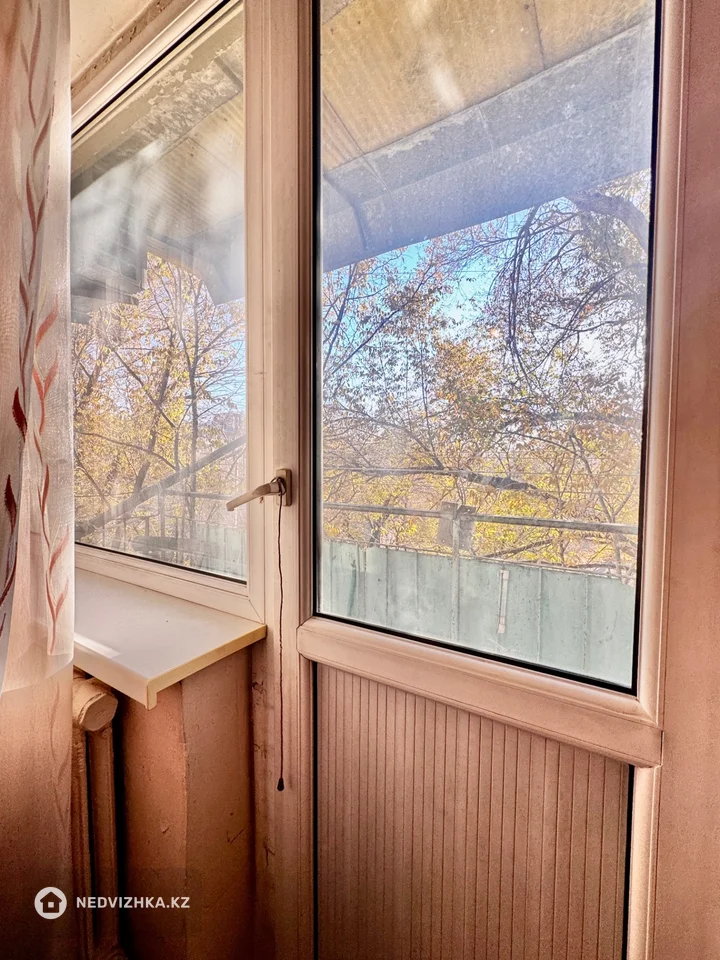 3-комнатная квартира, этаж 3 из 5, 64 м², фотография 4