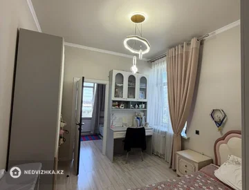 4-комнатная квартира, этаж 5 из 10, 110 м², миниатюра 2