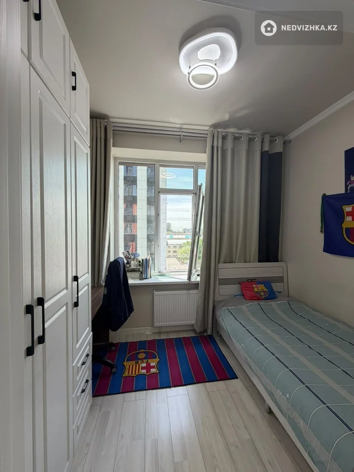 4-комнатная квартира, этаж 5 из 10, 110 м², фотография 5