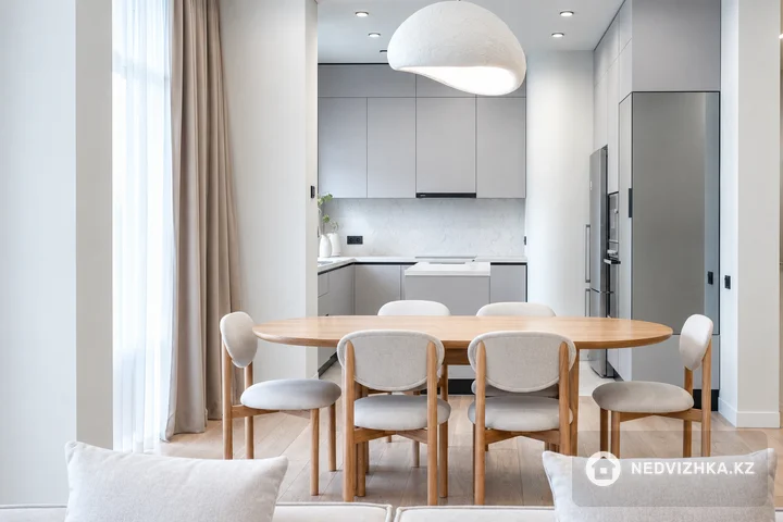 4-комнатная квартира, этаж 2 из 4, 150 м², фотография 4
