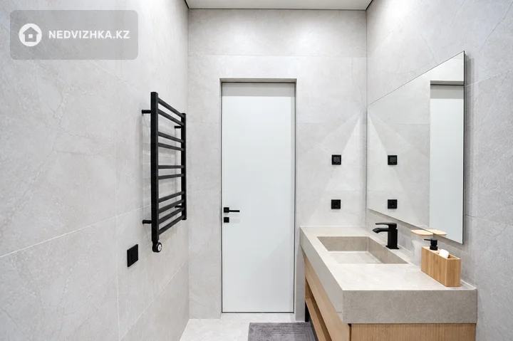 4-комнатная квартира, этаж 2 из 4, 150 м², фотография 5