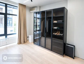 4-комнатная квартира, этаж 2 из 4, 150 м², миниатюра 12